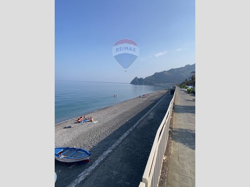 Trilocale in Vendita a Sant'Alessio Siculo, 100'000€, 90 m²