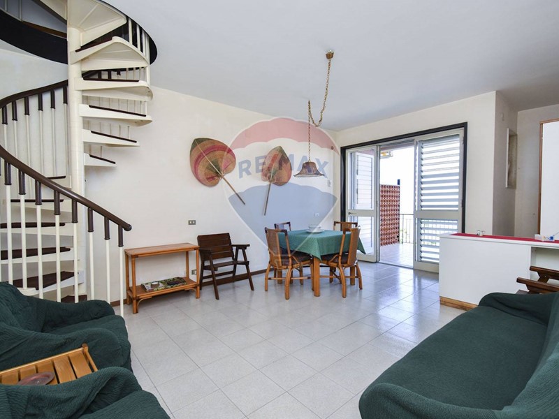 Quadrilocale in Vendita a Acireale, 140'000€, 52 m²