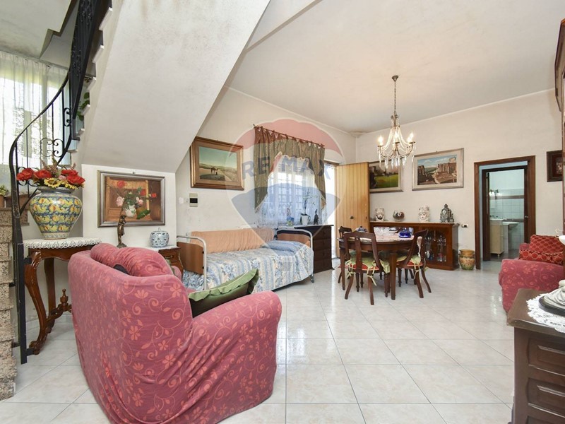 Casa Semi Indipendente in Vendita a Gravina di Catania, 299'000€, 173 m²