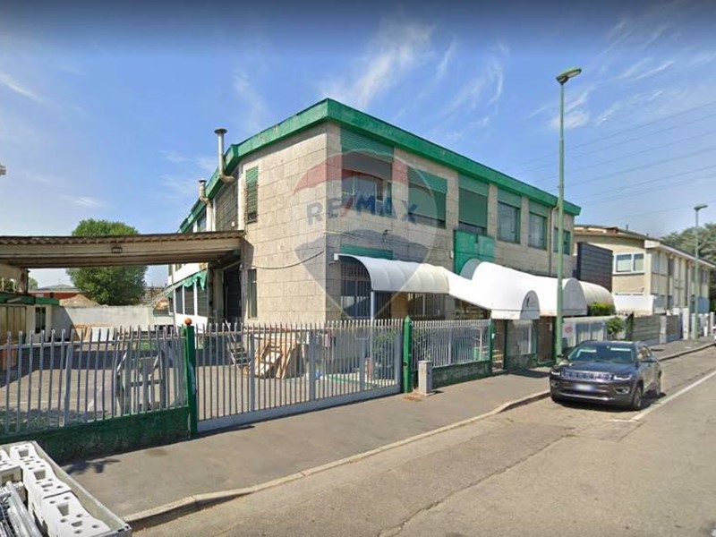 Capannone in Vendita a Sesto San Giovanni, 1'400'000€, 2200 m²