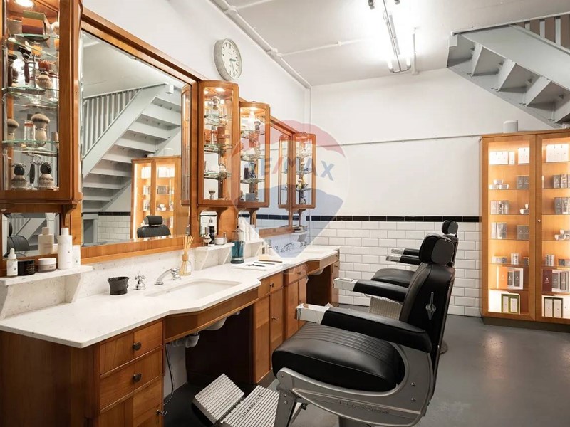 Attività commerciale in Vendita a Milano, 30'000€, 60 m²