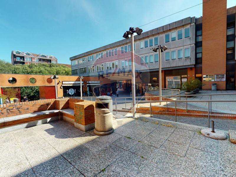 Ufficio in Vendita a Pavia, 136'000€, 145 m²