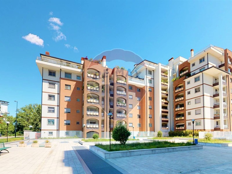 Magazzino in Vendita a Segrate, 4'000€, 8 m²