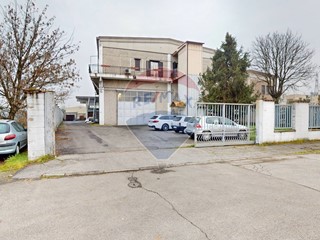 Capannone in Vendita a Truccazzano, 800'000€, 1430 m²
