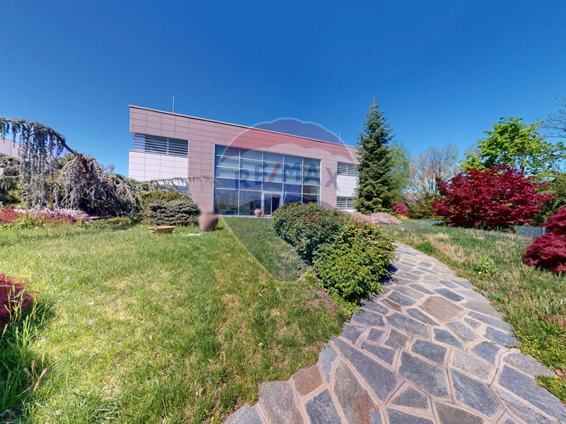 Capannone in Vendita a Nole, 590'000€, 1380 m²