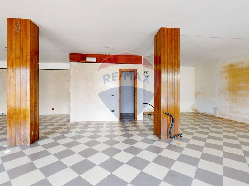 Negozio in Vendita a Viareggio, 102'000€, 86 m²