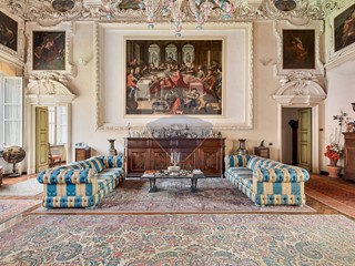 Casa Semi Indipendente in Vendita a Piacenza, 2'500'000€, 700 m²