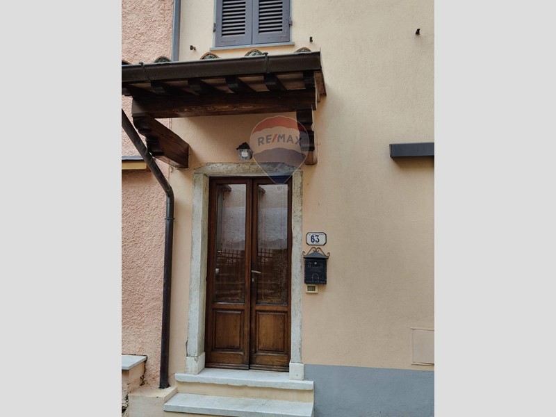 Casa Semi Indipendente in Vendita a Seravezza, 130'000&euro;, 130 m², con Box