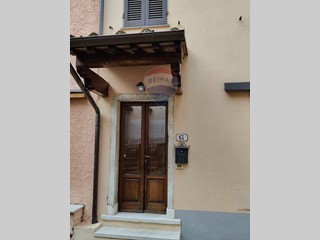 Casa Semi Indipendente in Vendita a Seravezza, 130'000&euro;, 130 m², con Box