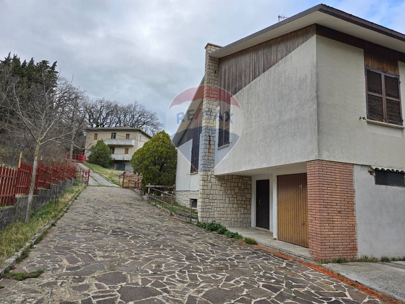 Villa in Vendita a Sassoferrato, 100'000€, 170 m²