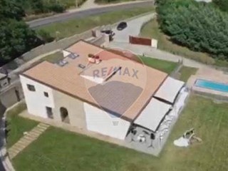 Villa in Vendita a Olevano Romano, 750'000€, 350 m²