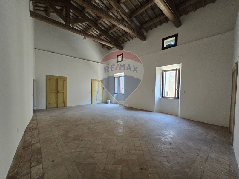 Appartamento in Vendita a Sassoferrato, 135'000€, 150 m²