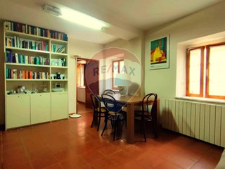 Quadrilocale in Vendita a Laterina Pergine Valdarno, 49'000&euro;, 73 m²