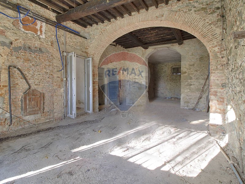 Casa Indipendente in Vendita a Castelfranco Piandiscò, 359'000€, 373 m²