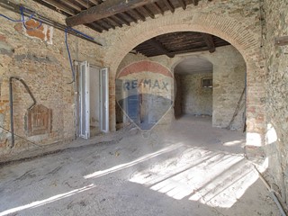 Casa Indipendente in Vendita a Castelfranco Piandiscò, 359'000€, 373 m²