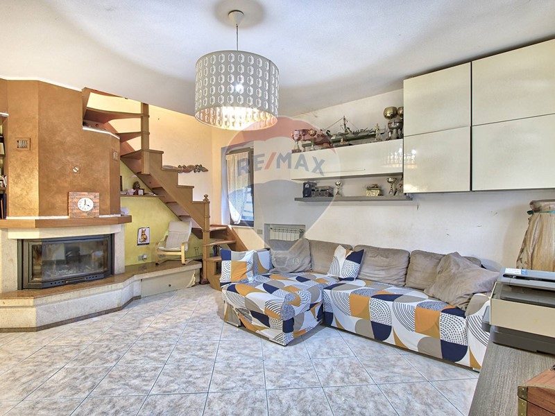 Appartamento in Vendita a Cavriglia, 165'000€, 103 m²