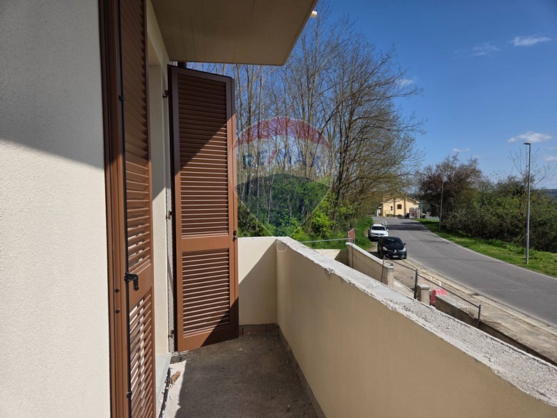 Appartamento in Vendita a Cavriglia, 210'000€, 95 m²