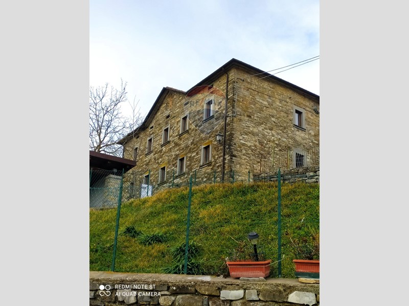 Casa Semi Indipendente in Vendita a Chiusi della Verna, 149'000€, 253 m²