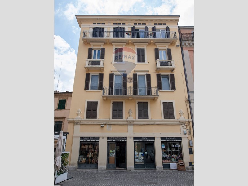 Appartamento in Vendita a Osimo, 138'000&euro;, 145 m²