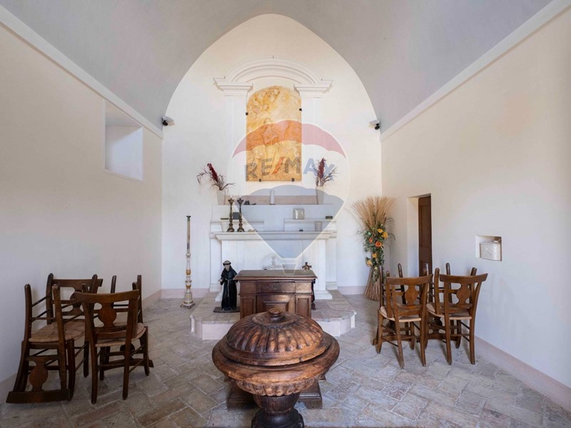 Rustico in Vendita a Cupramontana, 698'000€, 558 m²