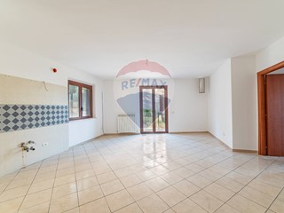 Appartamento in Vendita a Montecarotto, 64'000€, 80 m²