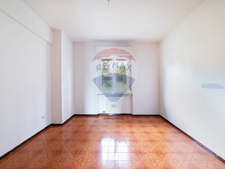 Appartamento in Vendita a Serra de' Conti, 79'000€, 120 m²