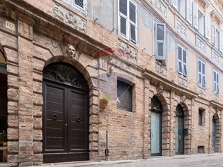 Quadrilocale in Vendita a Recanati, 153'000&euro;, 151 m²