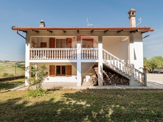 Casa Indipendente in Vendita a Filottrano, 178'000€, 98 m²