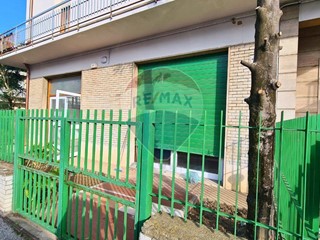 Laboratorio in Affitto a Empoli, 1'400&euro;, 100 m²