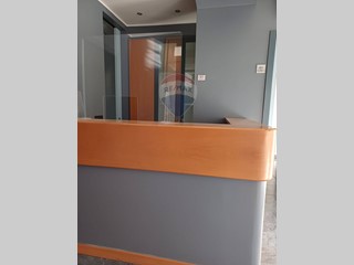 Ufficio in Affitto a Empoli, 1'500&euro;, 230 m²