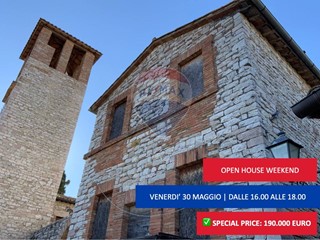 Casa Indipendente in Vendita a Corciano, 190'000€, 275 m²