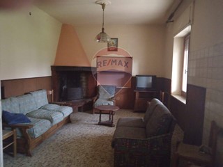 Casa Indipendente in Vendita a Panicale, 65'000€, 220 m²