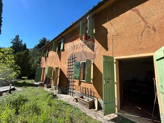Rustico in Vendita a Perugia, 170'000&euro;, 170 m²
