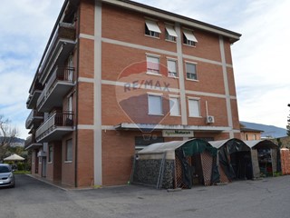 Immobile commerciale in Vendita a Assisi, 249'000€, 177 m²