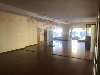 Immobile commerciale in Vendita a Perugia, 84'000&euro;, 115 m²