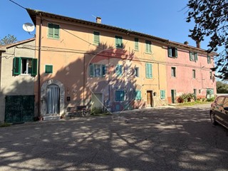 Quadrilocale in Vendita a Castiglione del Lago, 33'000€, 70 m²