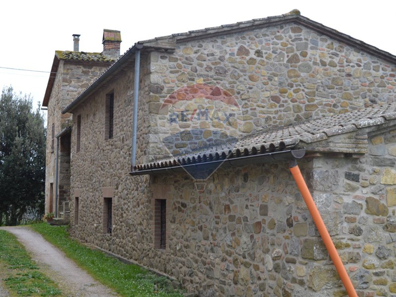 Rustico in Vendita a Parrano, 125'000€, 120 m²