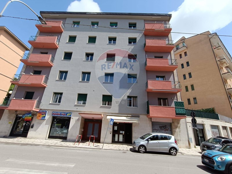 Immobile commerciale in Affitto a Perugia, 300€, 30 m²