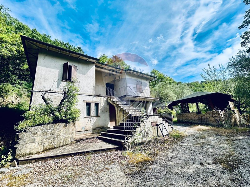 Casa Indipendente in Vendita a Bettona, 158'000€, 160 m²