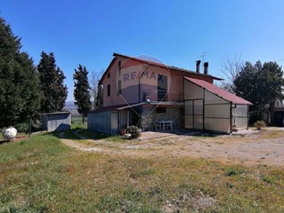 Casa Indipendente in Vendita a Fratta Todina, 180'000€, 223 m²