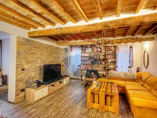 Quadrilocale in Vendita a Città di Castello, 218'000€, 177 m²