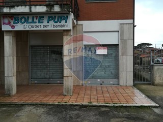 Negozio in Vendita a Ardea, 90'000€, 144 m²