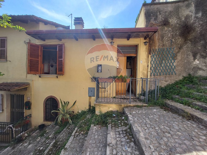 Casa Semi Indipendente in Vendita a Alatri, 55'000€, 75 m²