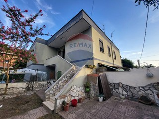 Casa Semi Indipendente in Vendita a Anzio, 118'000€, 75 m²