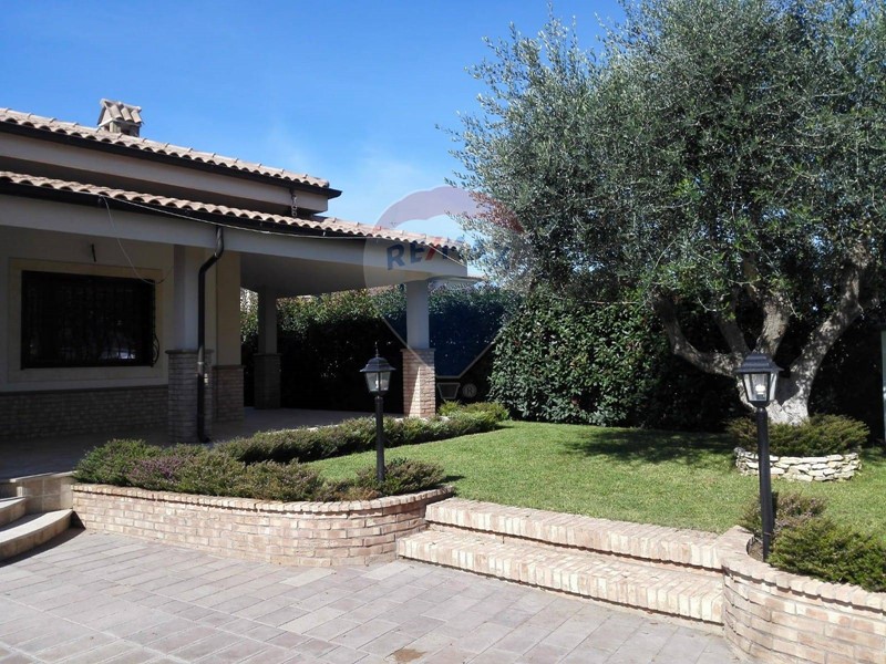 Casa Semi Indipendente in Vendita a Anzio, 320'000€, 120 m²