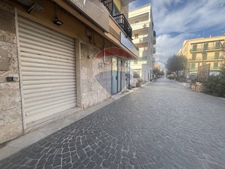 Immobile commerciale in Vendita a Anzio, 300'000€, 37 m²