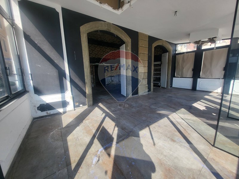 Immobile commerciale in Vendita a Anzio, 729'000€, 121 m²