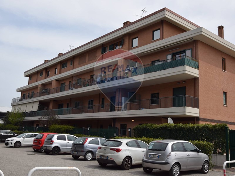 Bilocale in Vendita a Roma, 185'000€, 64 m²