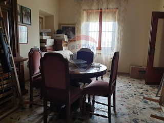 Casa Semi Indipendente in Vendita a Latina, 145'000€, 140 m²