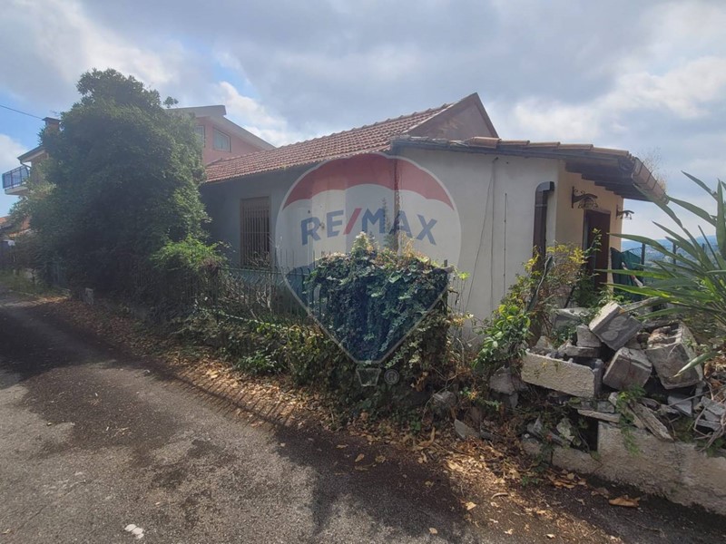 Casa Indipendente in Vendita a Giarre, 50'000€, 50 m²